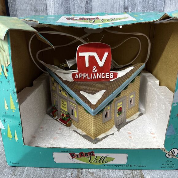 2005 Santas Workbench Collection Retroville Series 3 Sons Appliance & TV Store - Picture 7 of 7